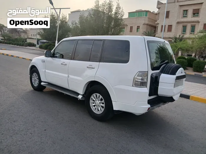 Mitsubishi Pajero 2014 photo 4