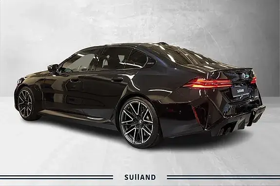 BMW M5 2025 photo 4