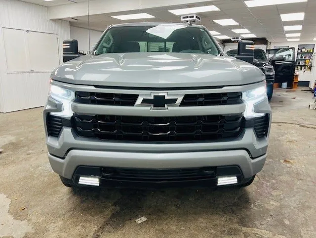 Chevrolet Silverado 1500 2023 photo 2