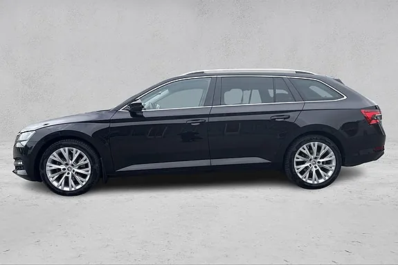 Skoda Superb 2022 photo 2