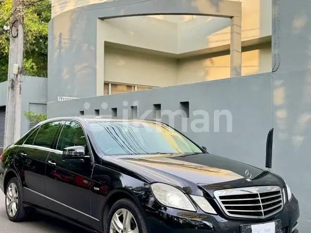 Mercedes-Benz E200 2011 photo 4