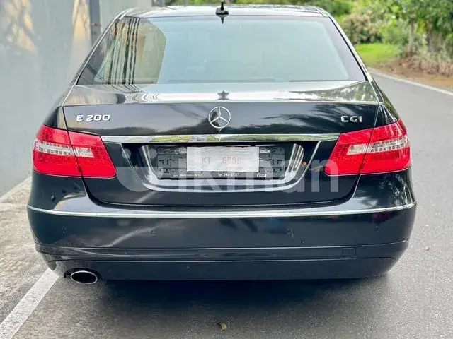 Mercedes-Benz E200 2011 photo 3