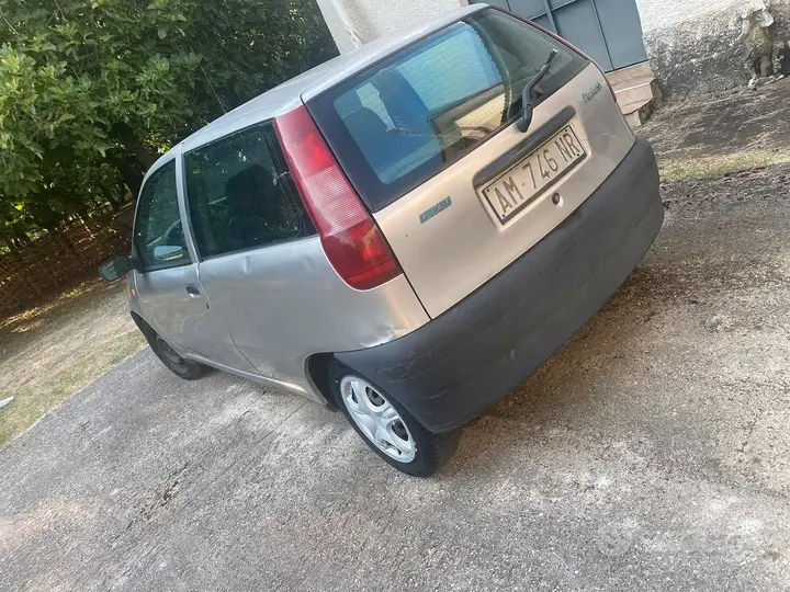 Fiat Punto 1997 photo 2