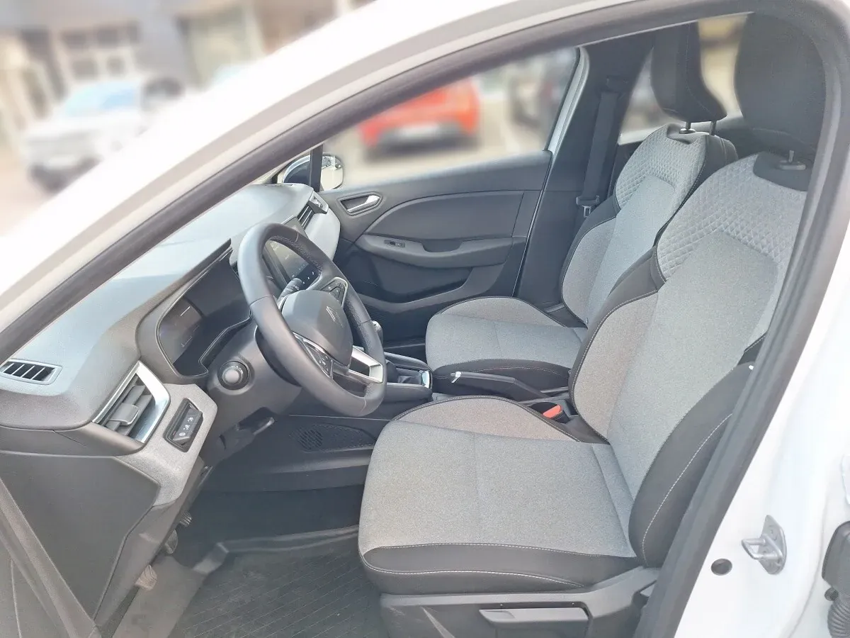 Renault Clio 2024 photo 3