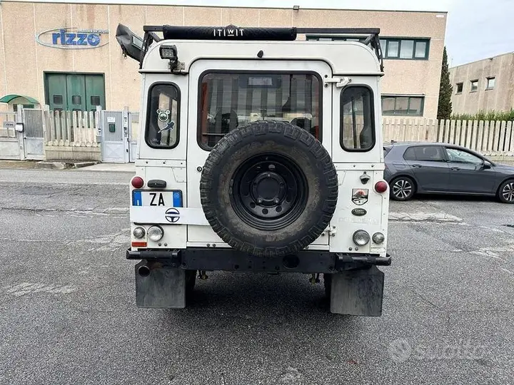 Land Rover Defender 2008 photo 5