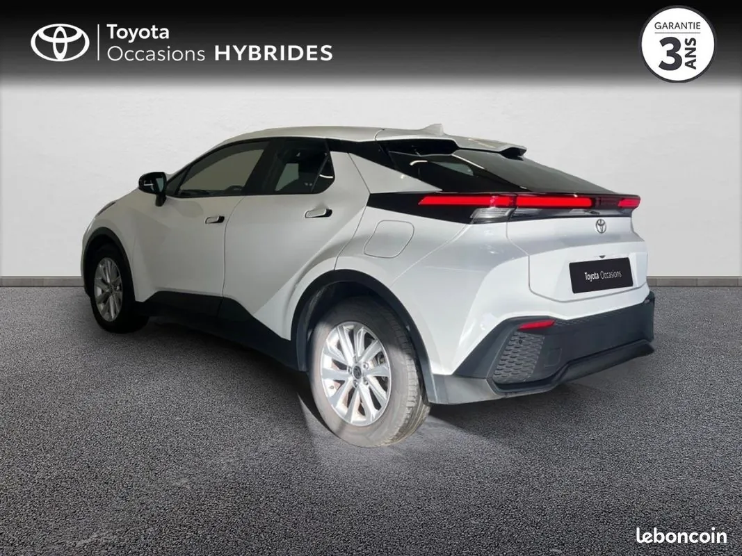 Toyota C-Hr 2025 photo 2