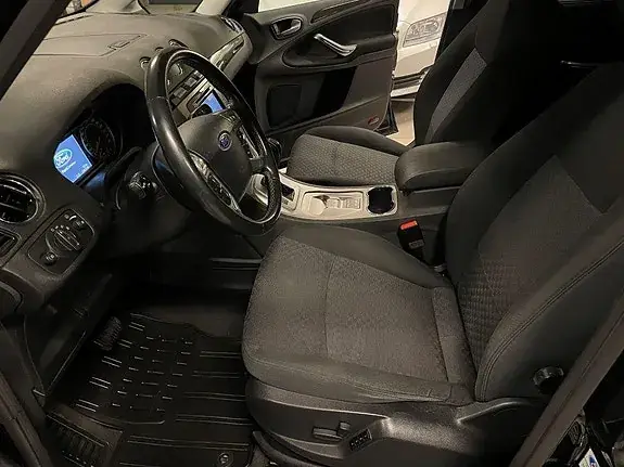 Ford Galaxy 2010 photo 5