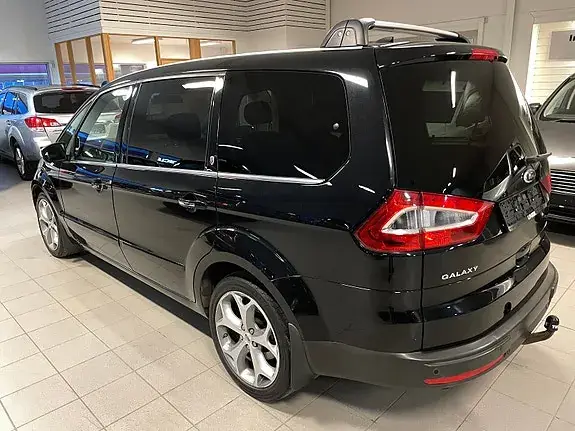 Ford Galaxy 2010 photo 4