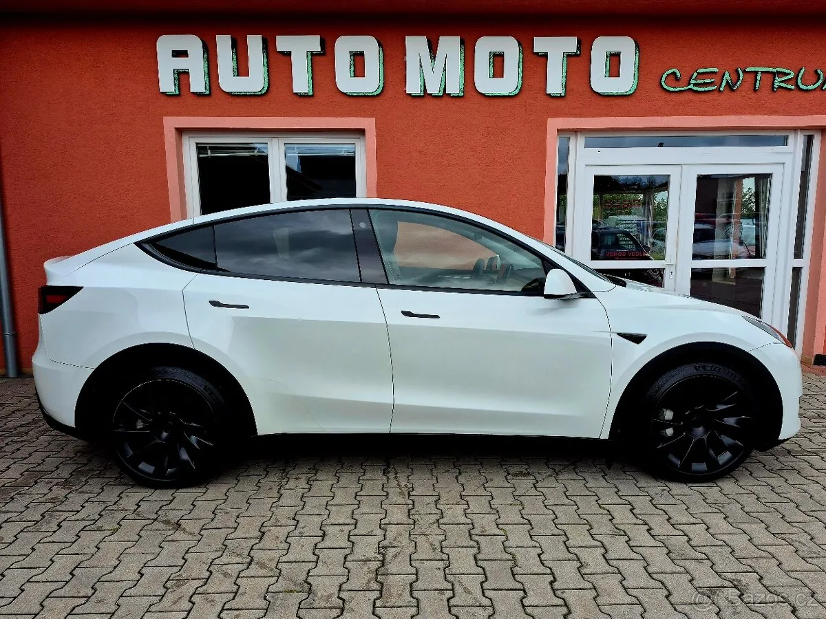 Tesla Model Y 2023 photo 5