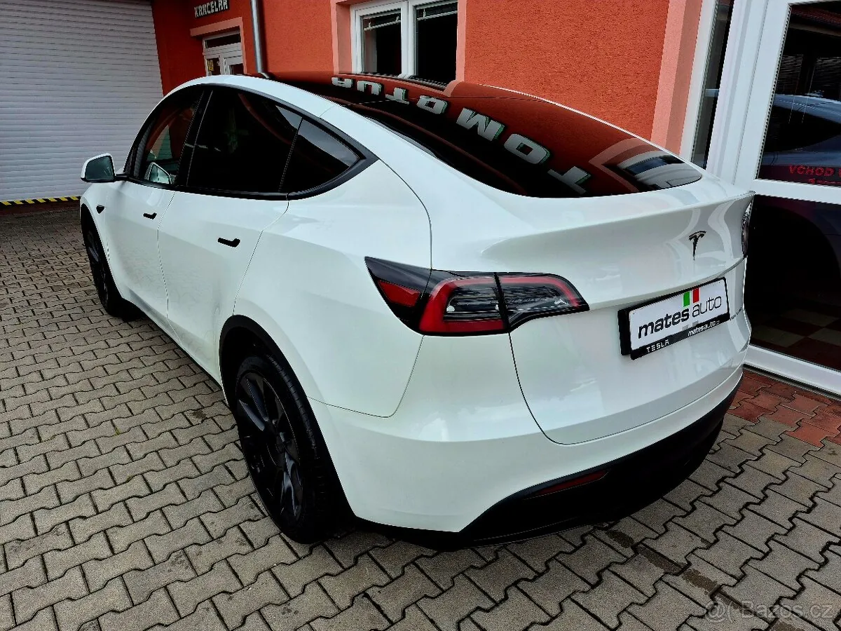Tesla Model Y 2023 photo 3