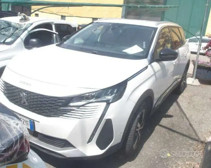 Peugeot 5008 2022 photo 2