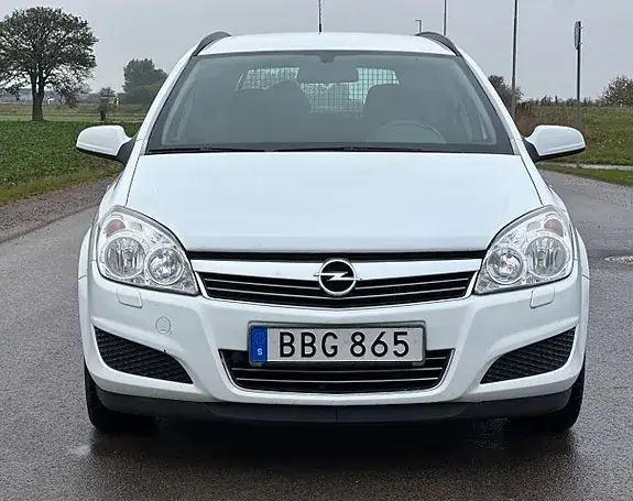 Opel Astra 2009 photo 2
