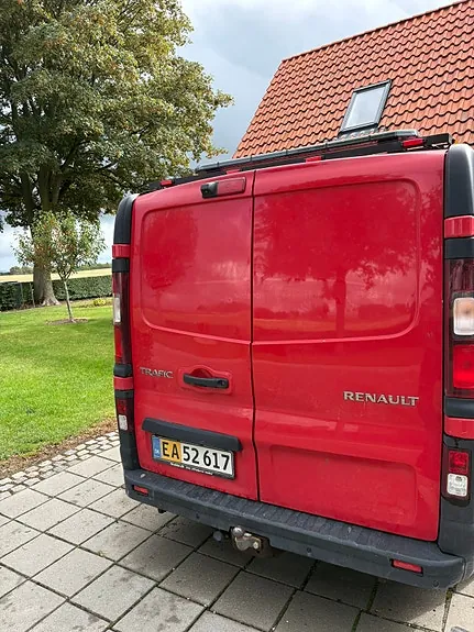 Renault Trafic T29 2014 photo 2