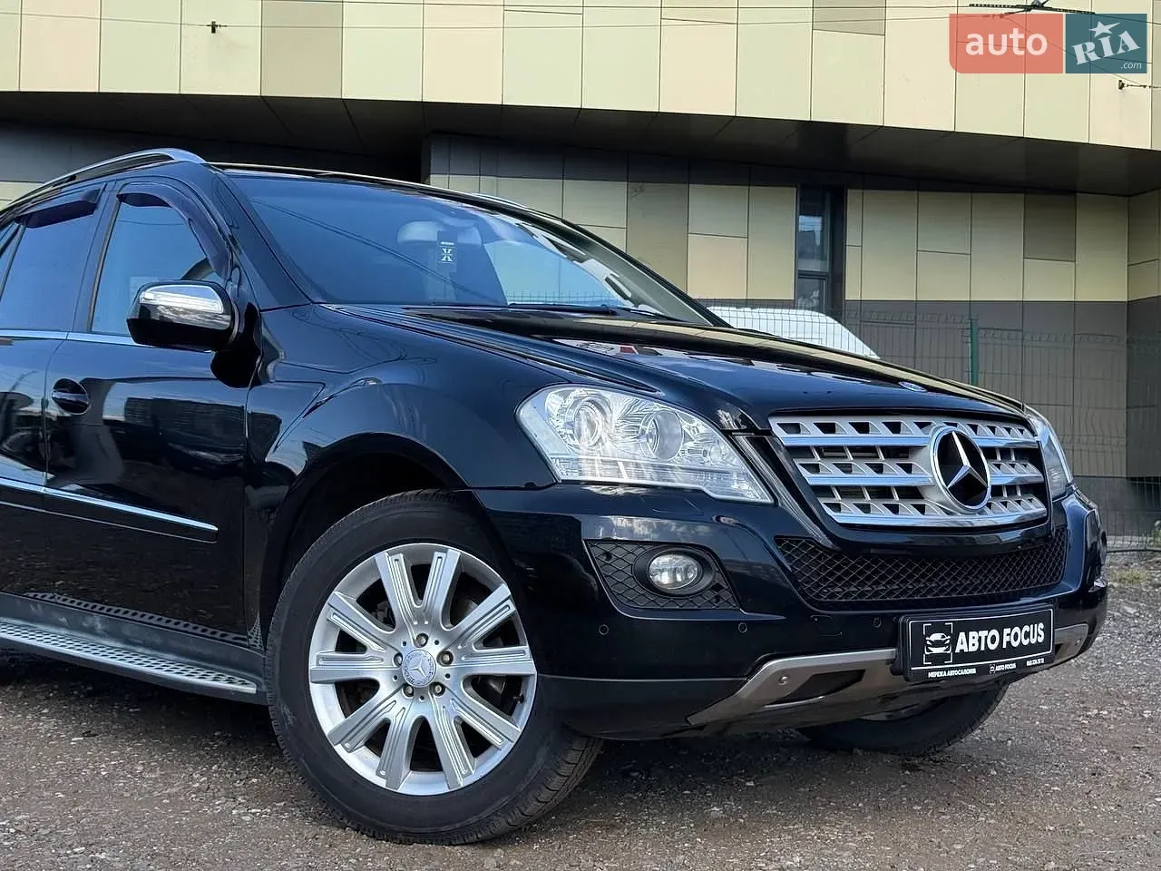 Mercedes-Benz M-Class 2009 photo 2