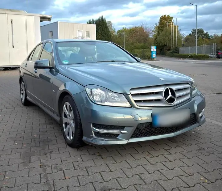 Mercedes-Benz C180
