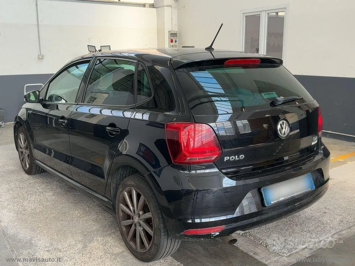Volkswagen Polo 2015 photo 2