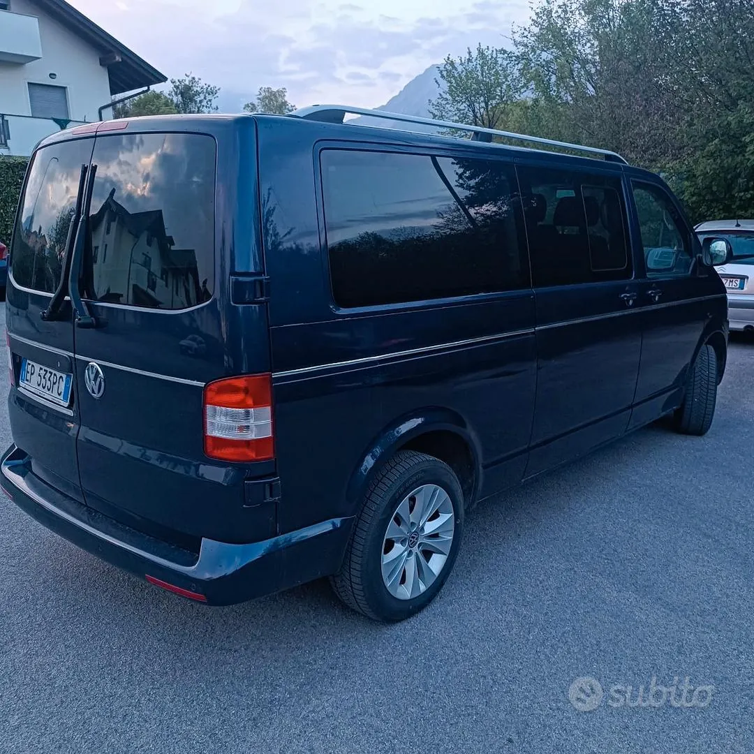 Volkswagen Caravelle 2012 photo 2