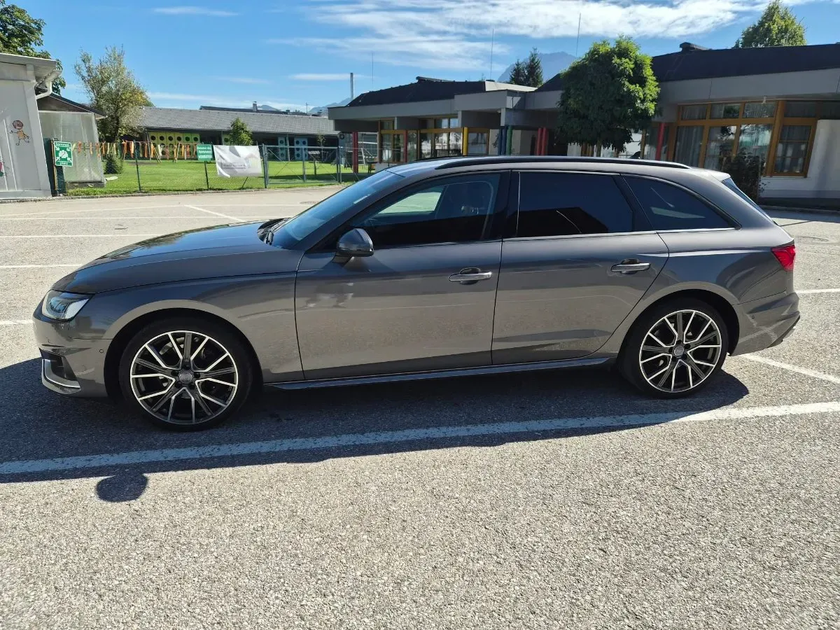 Audi A4 2021 photo 2