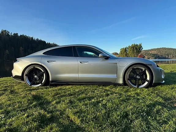 Porsche Taycan 2020 photo 2