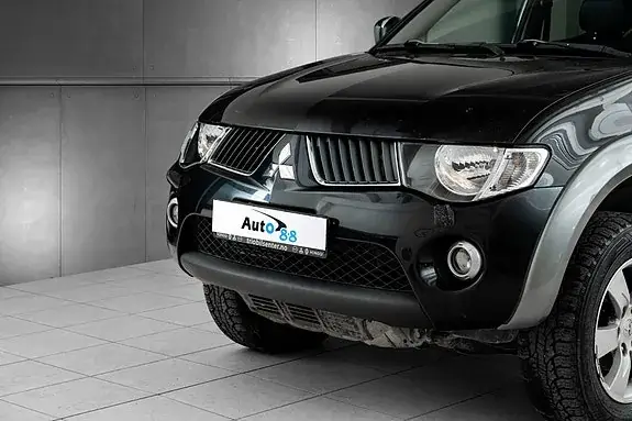 Mitsubishi L200 2010 photo 4