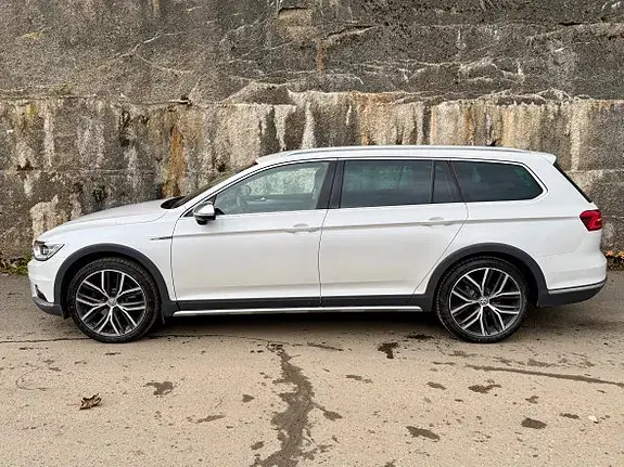 Volkswagen Passat 2019 photo 2