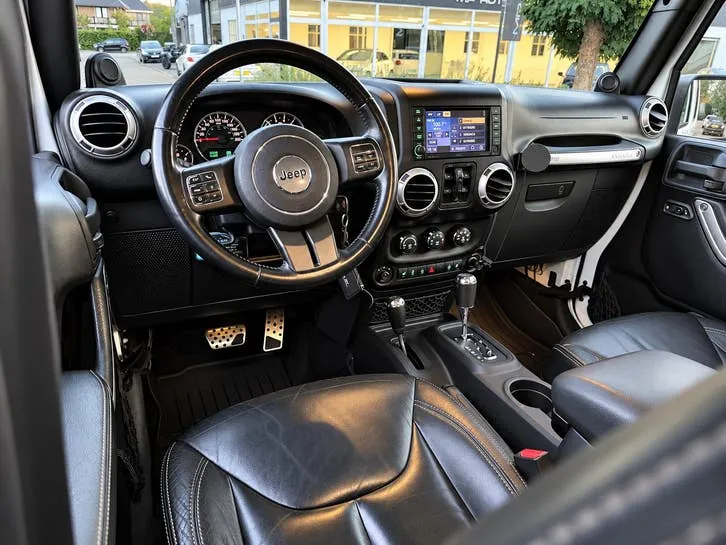 Jeep Wrangler 2013 photo 2