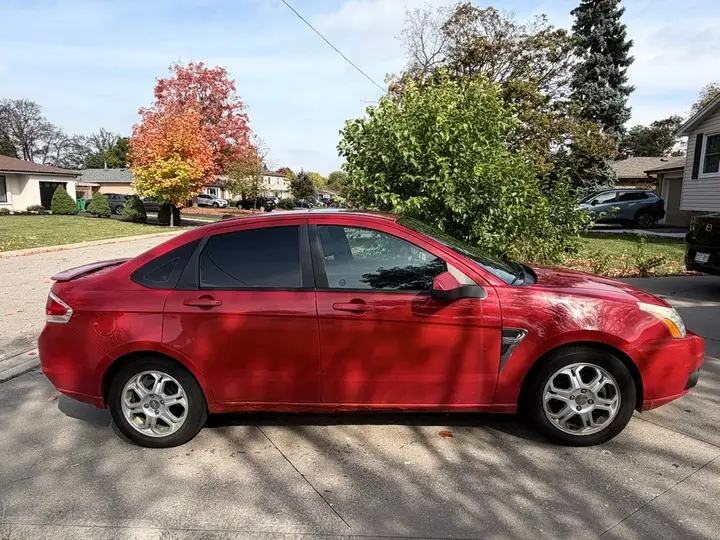 Ford Focus 2008 photo 2
