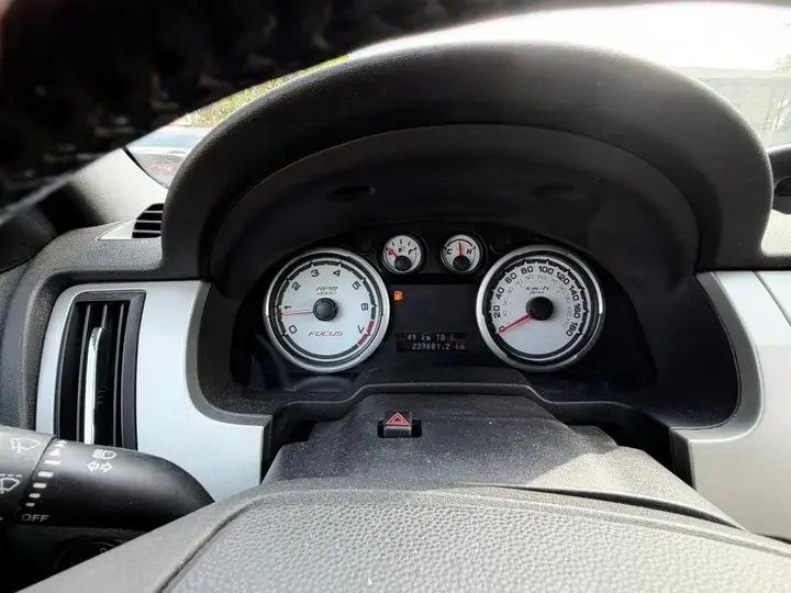 Ford Focus 2008 photo 4