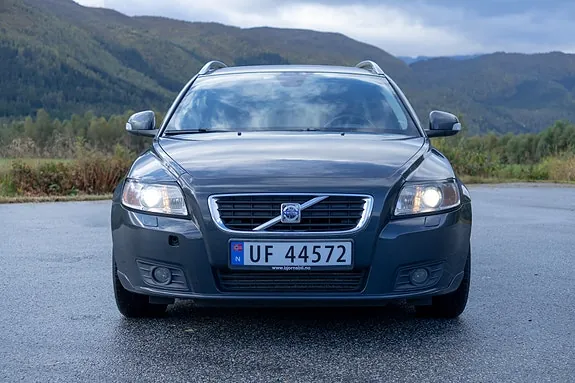 Volvo V50 2010 photo 2