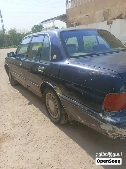 Toyota Crown 1992 photo 2