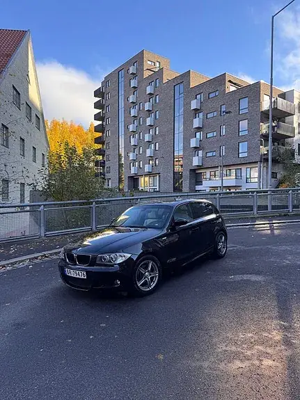 BMW 116D 2009 photo 2
