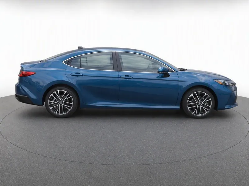 Toyota Camry 2026 photo 3