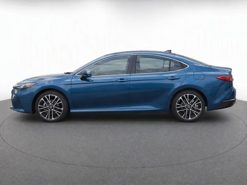 Toyota Camry 2026 photo 2