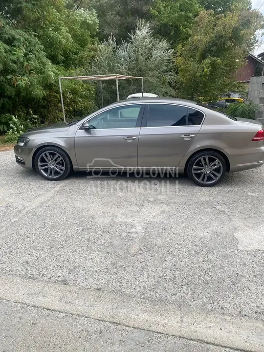 Volkswagen Passat 2012 photo 2