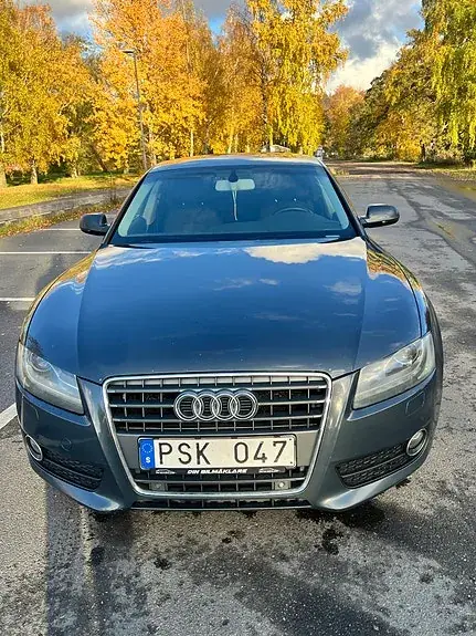 Audi A5 2011 photo 2