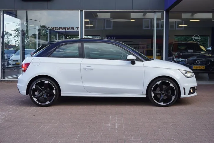 Audi A1 2015 photo 3