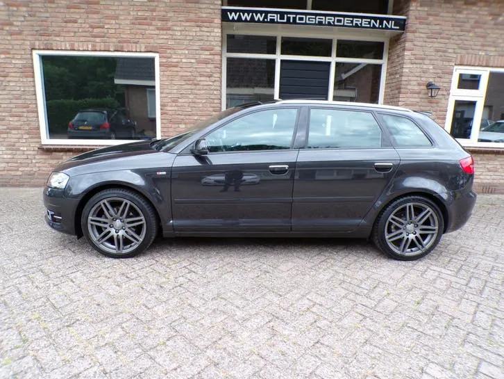 Audi A3 2012 photo 2