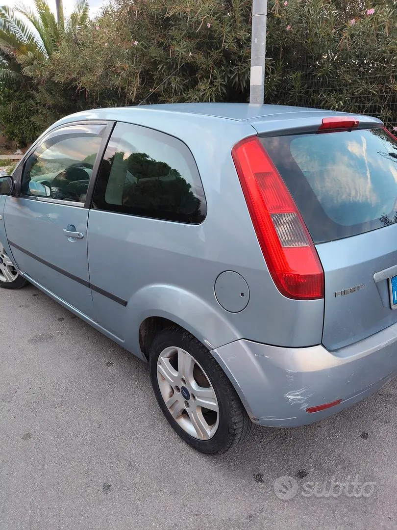Ford Fiesta 2005 photo 3