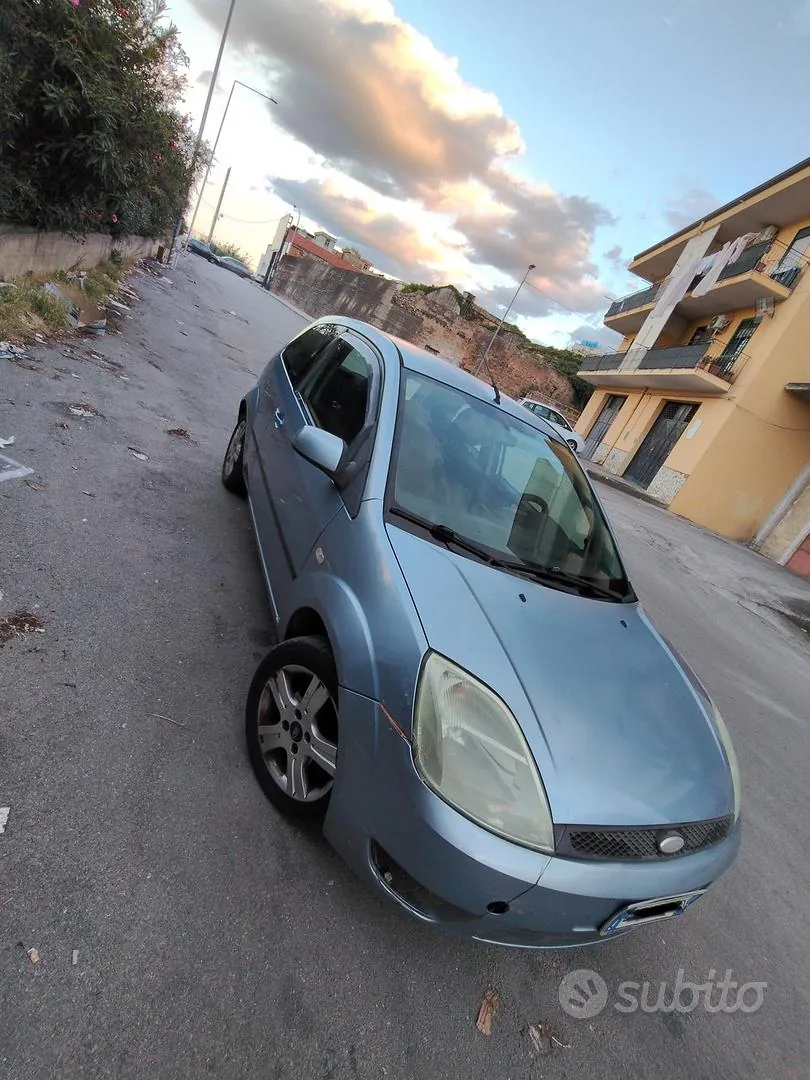 Ford Fiesta 2005 photo 2