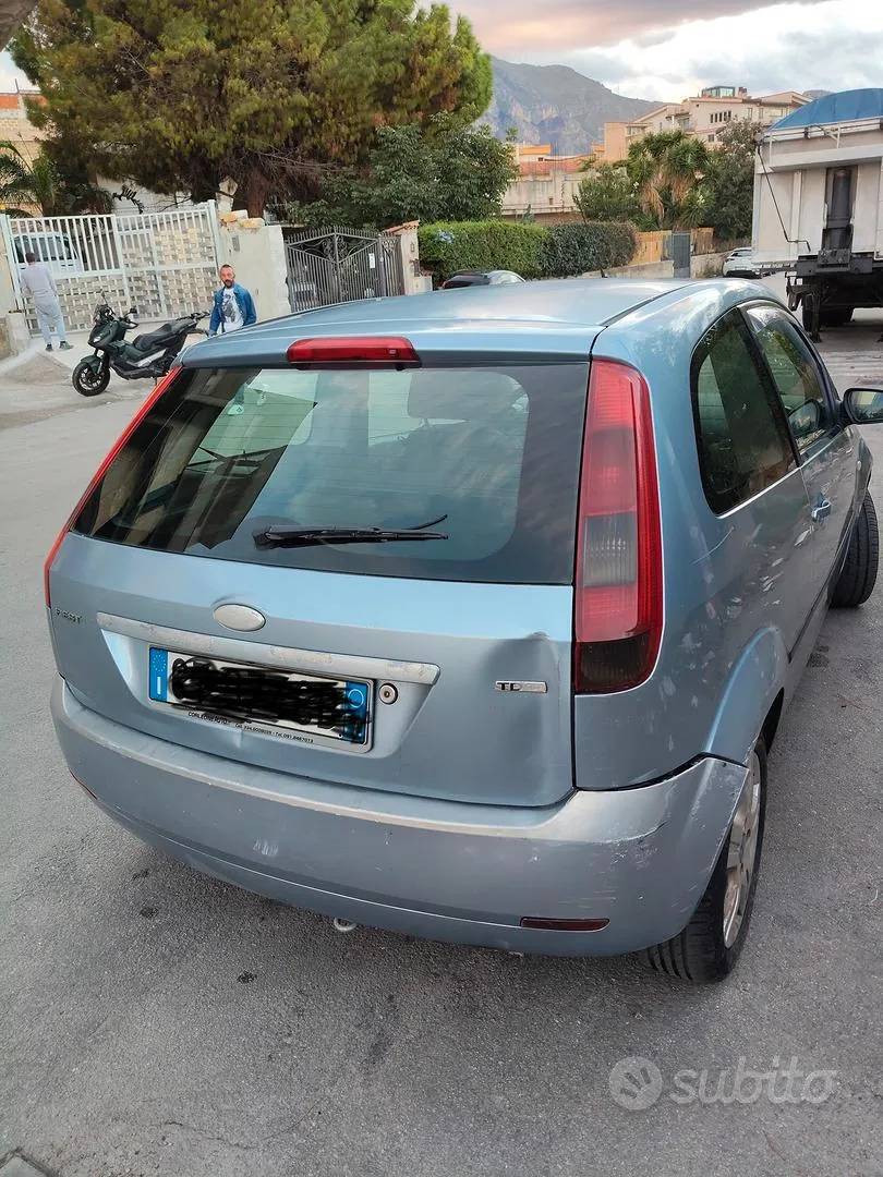 Ford Fiesta 2005 photo 4