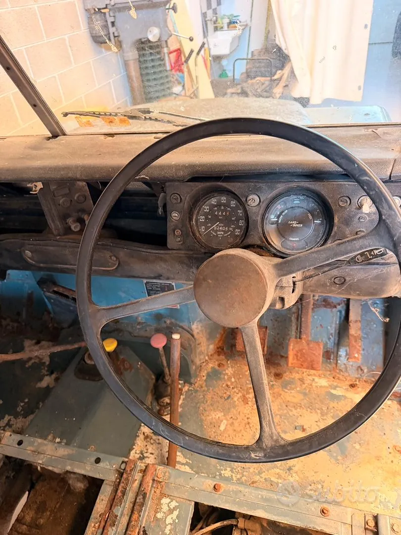 Land Rover Defender 1982 photo 5