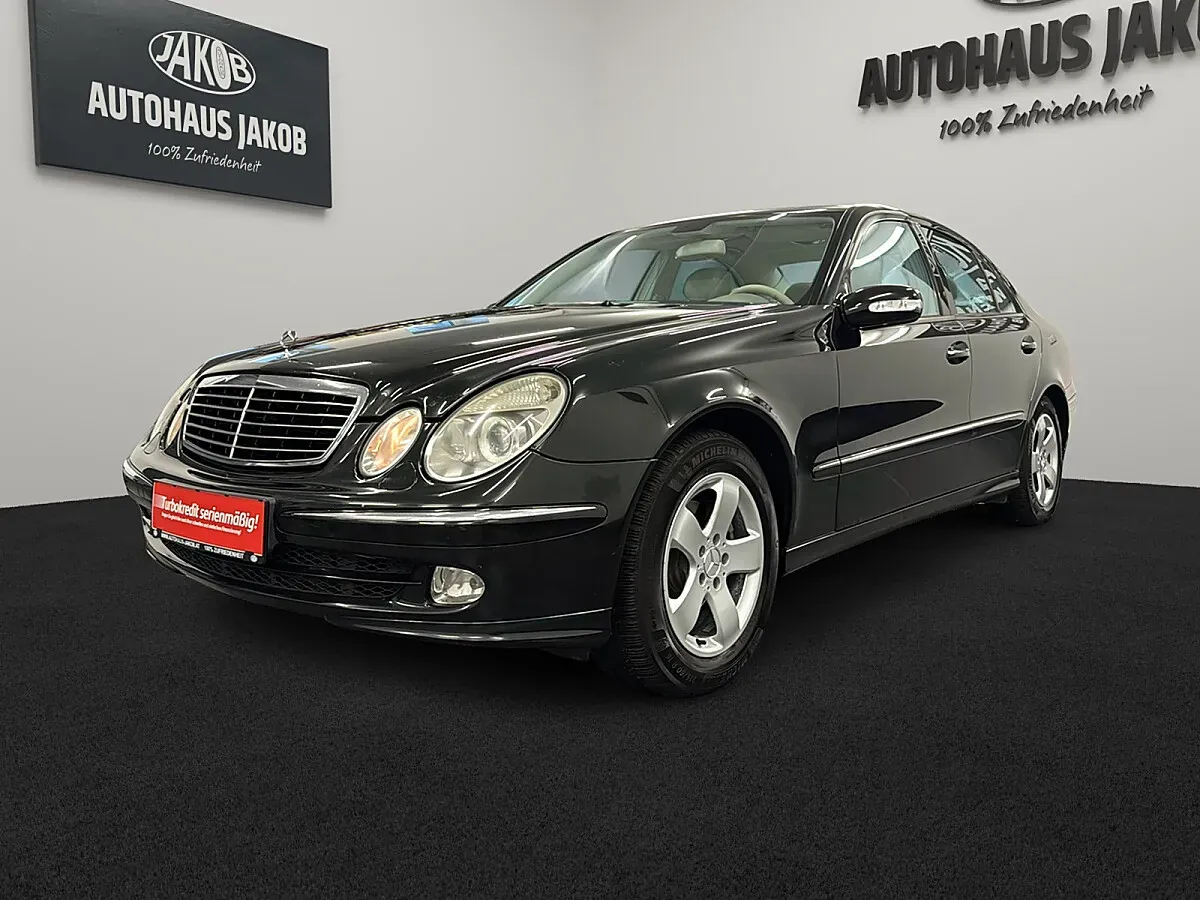 Mercedes-Benz E-Class 2004 photo 2