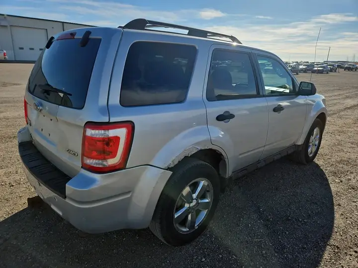 Ford Escape 2009 photo 2