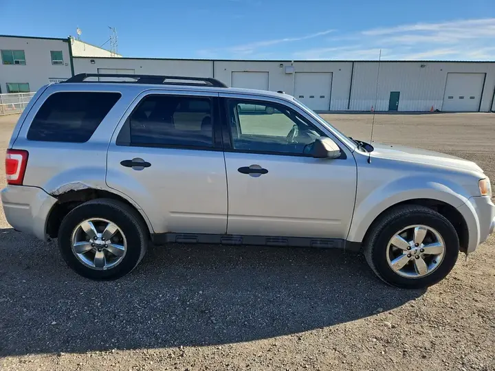 Ford Escape 2009 photo 3
