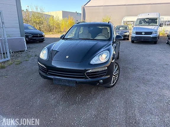Porsche Cayenne 2011 photo 2