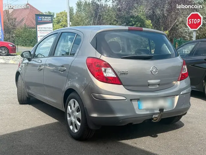 Opel Corsa 2013 photo 2