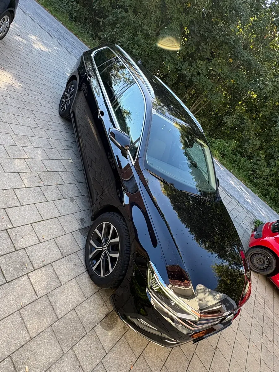 Volkswagen Passat 2022 photo 3