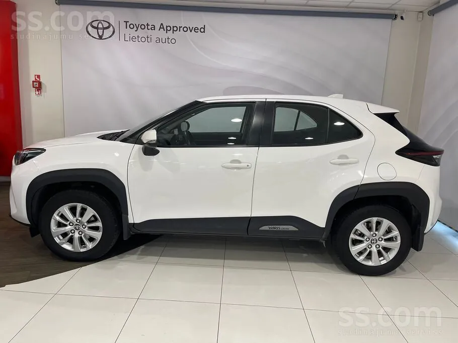 Toyota Yaris 2023 photo 3