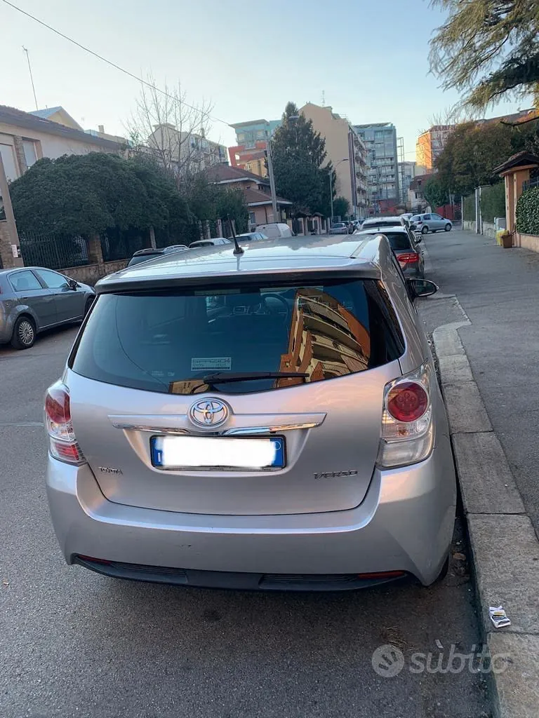 Toyota Verso 2015 photo 2