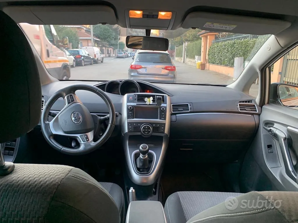 Toyota Verso 2015 photo 5
